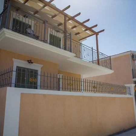 Вилла Elpida At Minies Миния