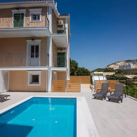 Elpida At Minies Villa